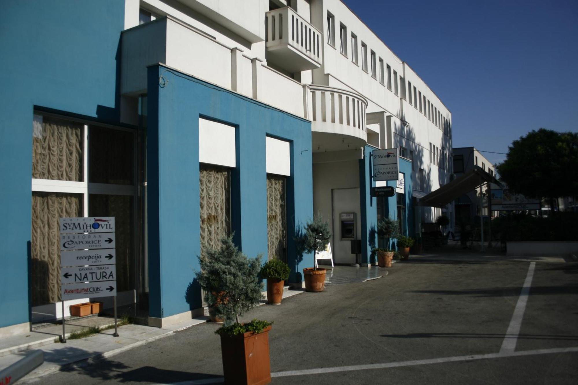 טריליי Hotel Sv. Mihovil מראה חיצוני תמונה