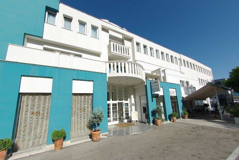 טריליי Hotel Sv. Mihovil מראה חיצוני תמונה