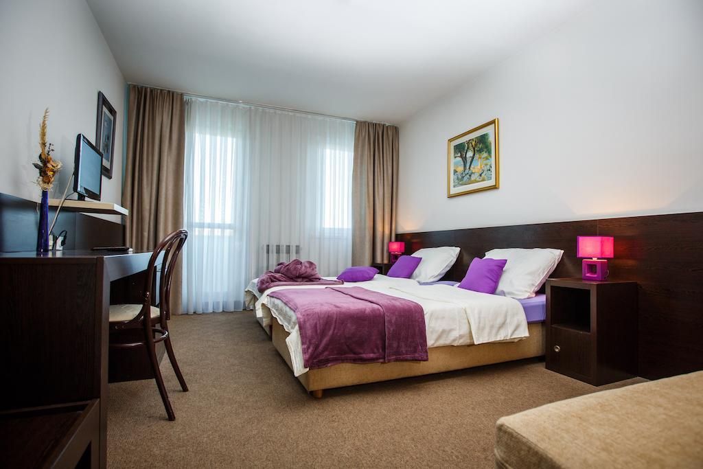 טריליי Hotel Sv. Mihovil מראה חיצוני תמונה