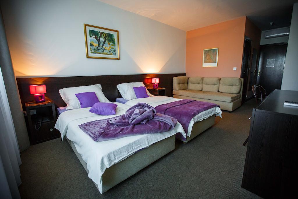 טריליי Hotel Sv. Mihovil מראה חיצוני תמונה